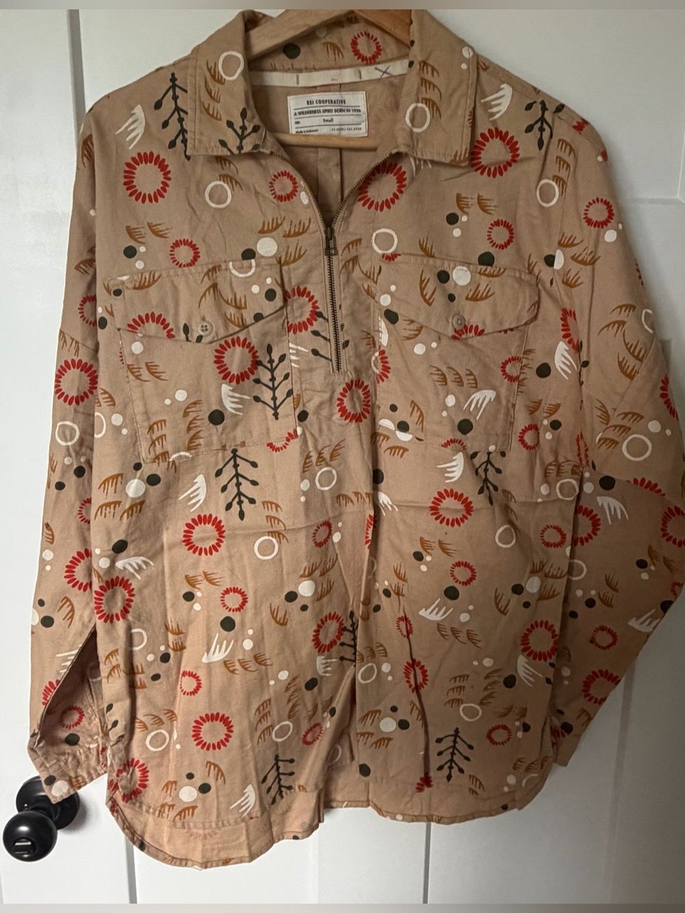 REI Earthy Pattern Beige Zip-Front Long Sleeve Shirt Quarter Zip Small NWOT